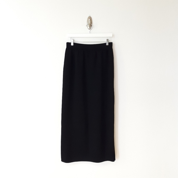 St. John | Knit Collection Maxi Skirt w. Side Slit in Black - Picture 7 of 8